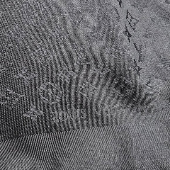 ❗SOLD❗ Monogram Classic Shawl - Picture 7 of 15